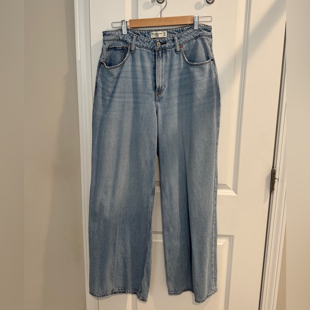 Abercrombie&Fitch Light Blue High-Waisted Wide Leg Jeans